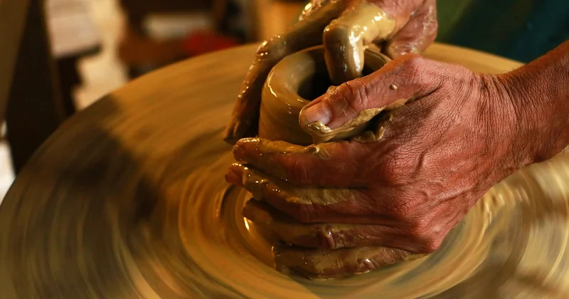 Comment distinguer un vrai artisanat d'un souvenir de masse